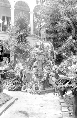 Estatua de Hidalgo. Colegio de San Nicolás