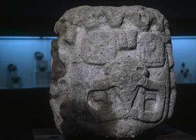 MONUMENTO 1, CABEZA