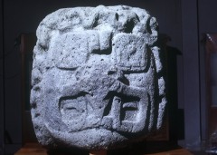MONUMENTO 1, CABEZA