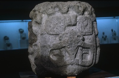 MONUMENTO 1, CABEZA