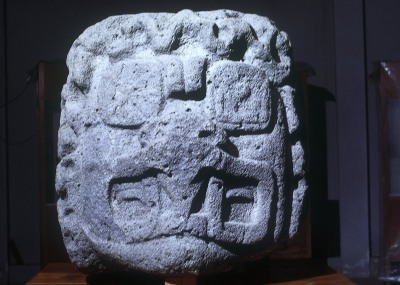 MONUMENTO 1, CABEZA