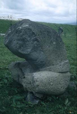 MONUMENTO 3, TORSO