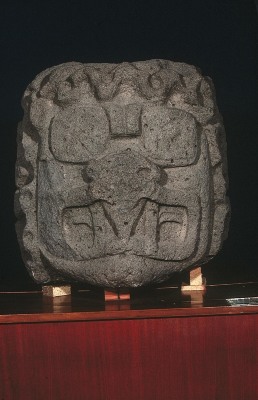 MONUMENTO 1, CABEZA