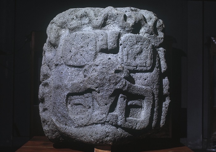 MONUMENTO 1, CABEZA