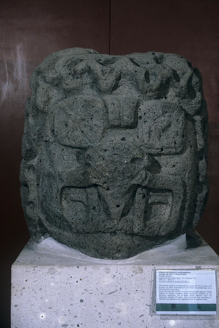 MONUMENTO 1, CABEZA