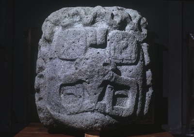MONUMENTO 1, CABEZA