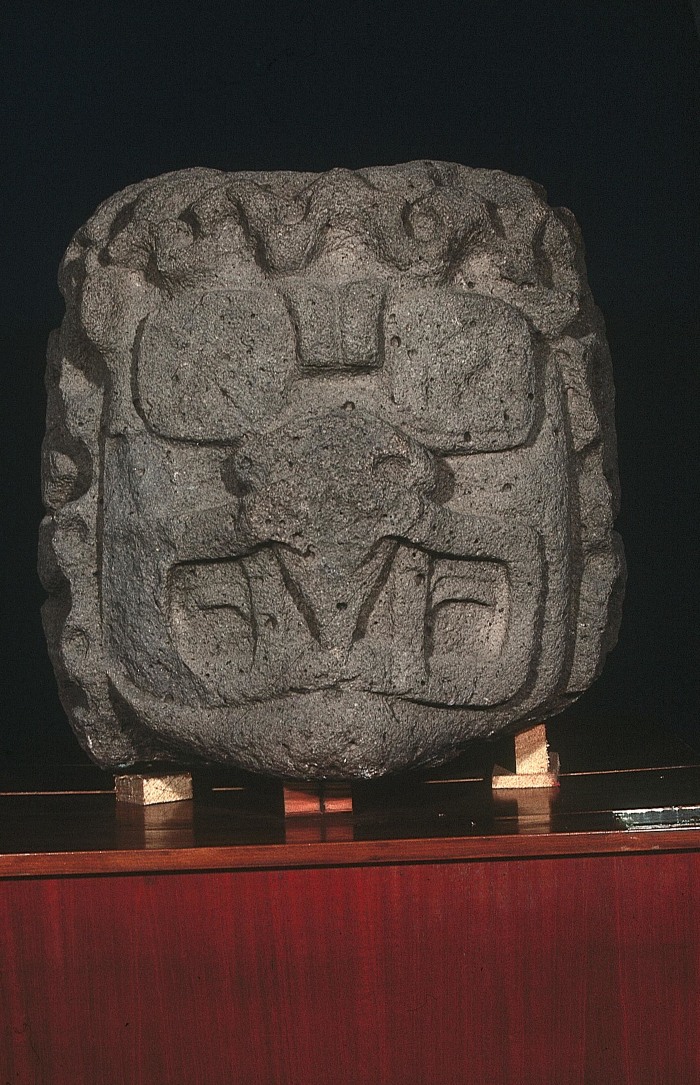MONUMENTO 1, CABEZA