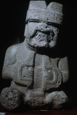 MONUMENTO 10, FIGURA HUMANO-FELINO