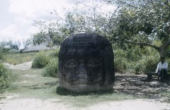 MONUMENTO 1, CABEZA