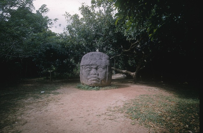 MONUMENTO 1, CABEZA