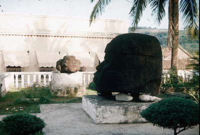 MONUMENTO Q, CABEZA