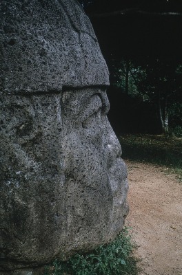 MONUMENTO 1, CABEZA