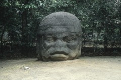 MONUMENTO 4, CABEZA