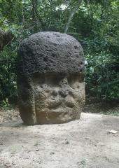 MONUMENTO 3, CABEZA