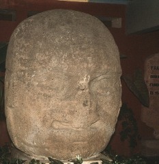 MONUMENTO 2, CABEZA