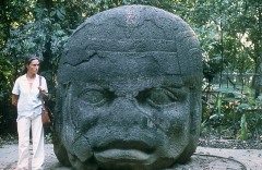 MONUMENTO 4, CABEZA