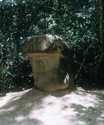 MONUMENTO 59, FIGURA HUMANA-FELINA