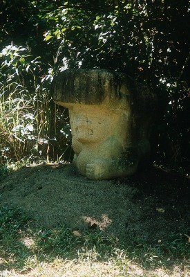 MONUMENTO 59, FIGURA HUMANA-FELINA
