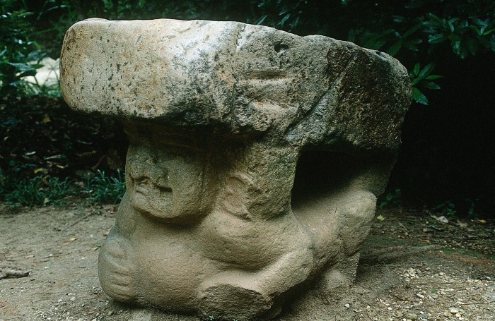 MONUMENTO 59, FIGURA HUMANA-FELINA