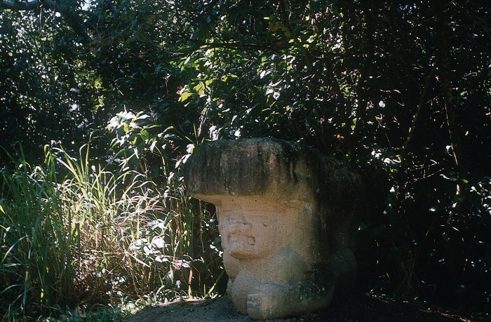 MONUMENTO 59, FIGURA HUMANA-FELINA
