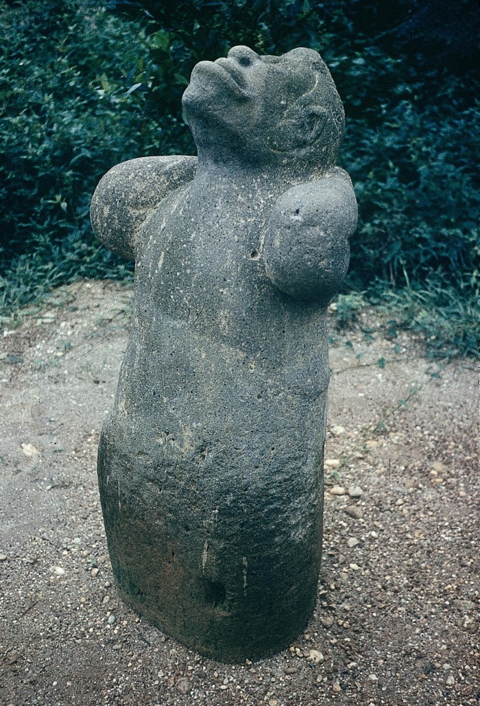 MONUMENTO 56, MONO