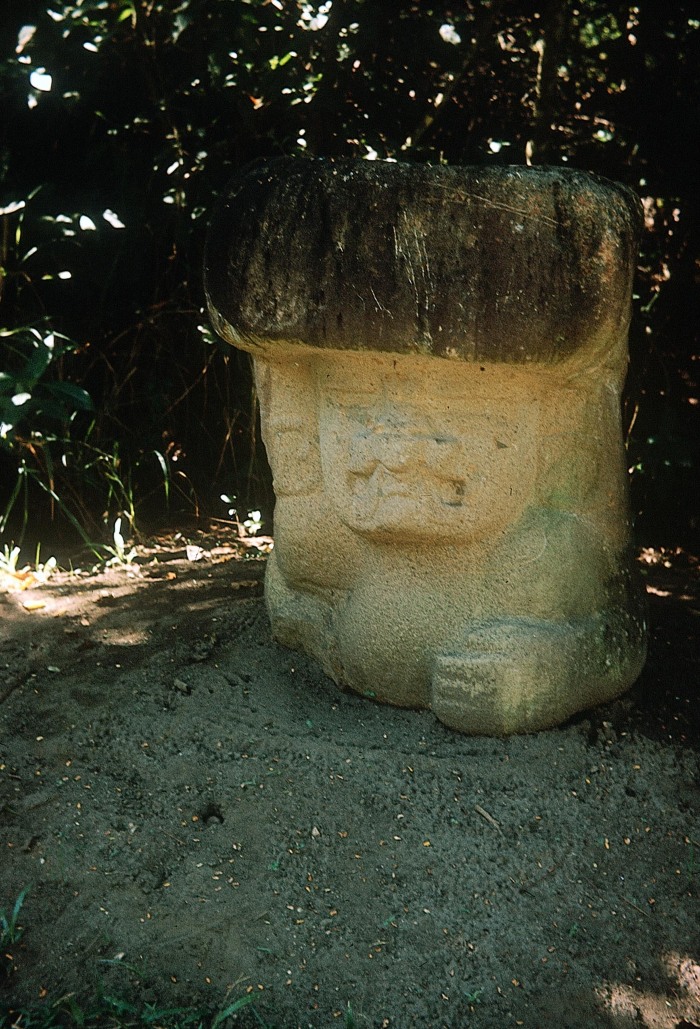 MONUMENTO 59, FIGURA HUMANA-FELINA