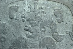 PIEDRA CIRCULAR CON RELIEVES