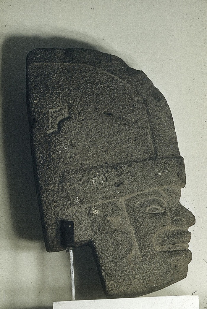 HACHA ANTROPOMORFA