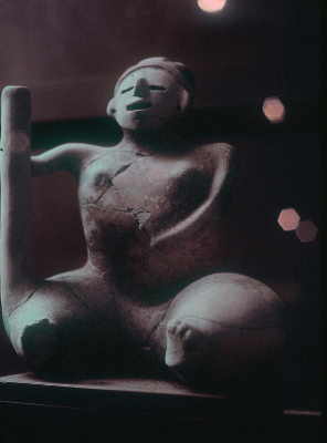 ESCULTURA ANTROPOMORFA MASCULINA