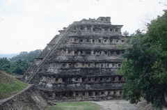 PIRAMIDE DE LOS NICHOS