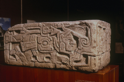 PIRAMIDE DE LOS NICHOS, RELIEVE