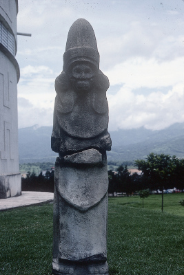 ESCULTURA ANTROPOMORFA MASCULINA