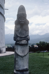 ESCULTURA ANTROPOMORFA MASCULINA