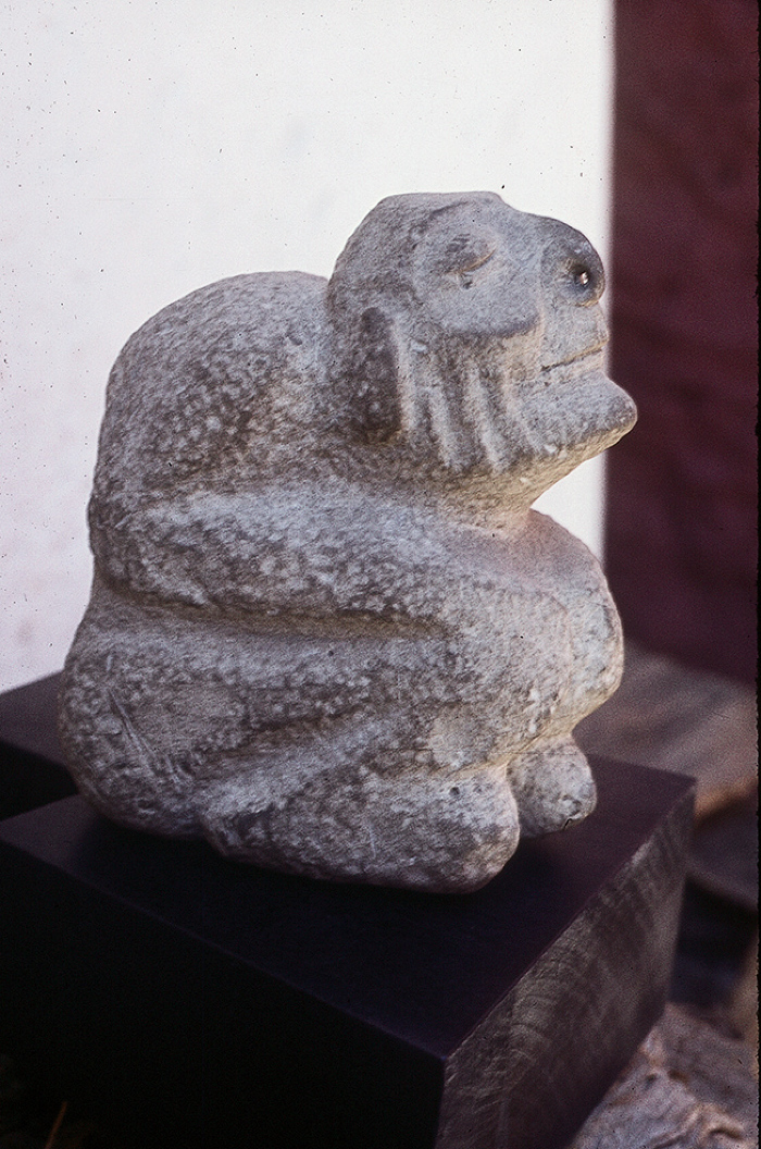 ESCULTURA ANTROPOMORFA MASCULINA