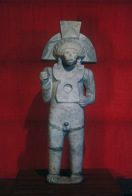 ESCULTURA ANTROPOMORFA MASCULINA