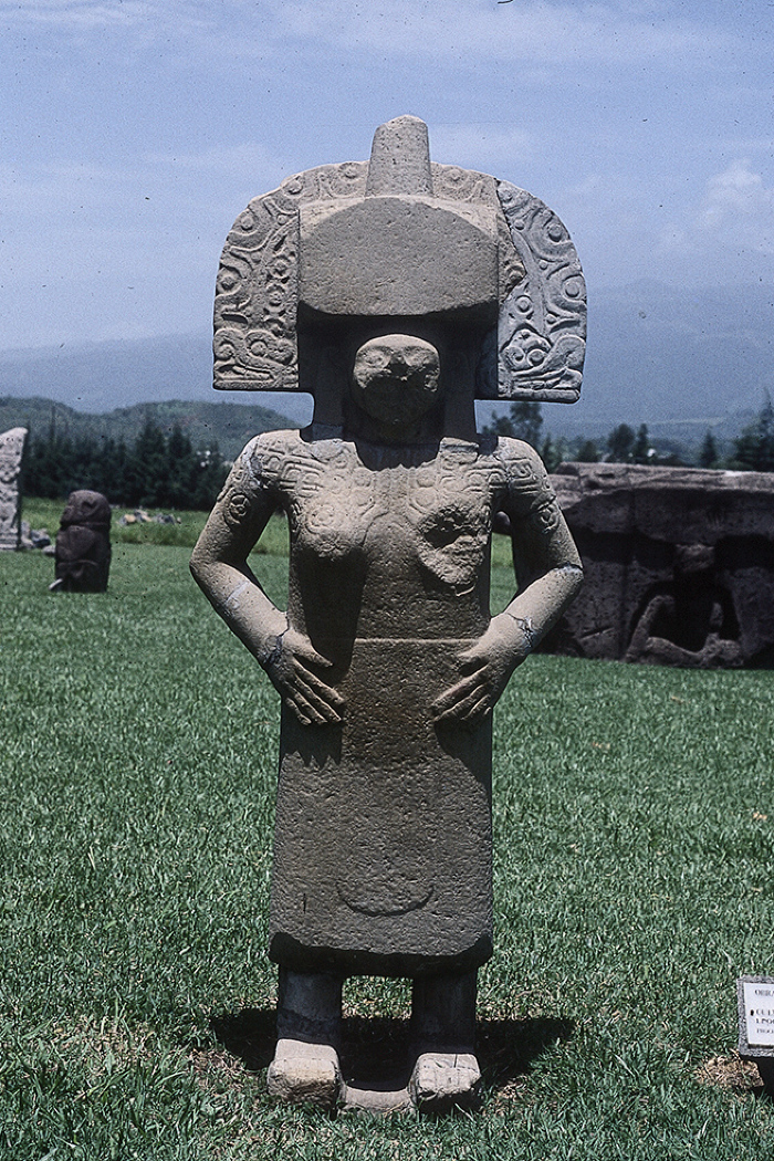 ESCULTURA ANTROPOMORFA FEMENINA