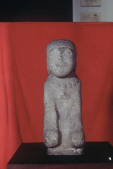 ESCULTURA ANTROPOMORFA MASCULINA
