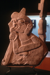 LAPIDA CON RELIEVE