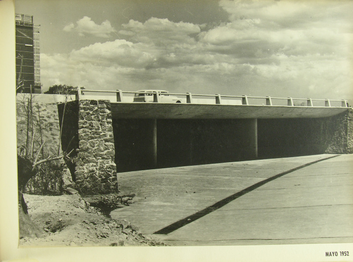 Puentes y pasos a desnivel del campus central de Ciudad Universitaria 