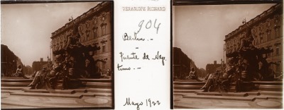 Artemio de Valle Arizpe en la Fuente de Neptuno, Berlín