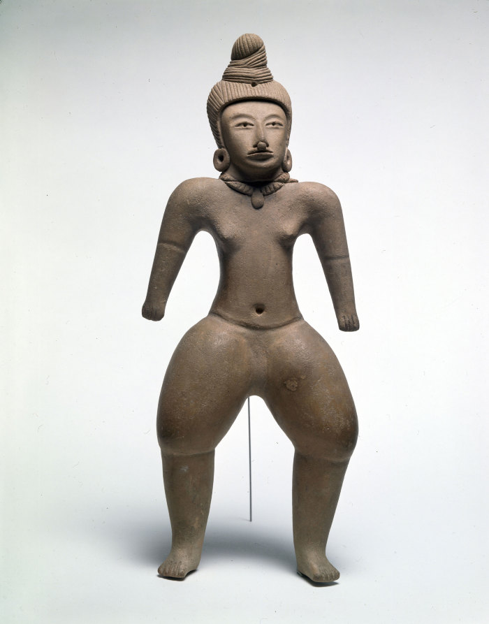 Figurilla femenina con tocado