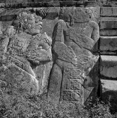 Patio de los Cautivos en El Palacio,relieves. Zona Arqueológica de Palenque, Chiapas.