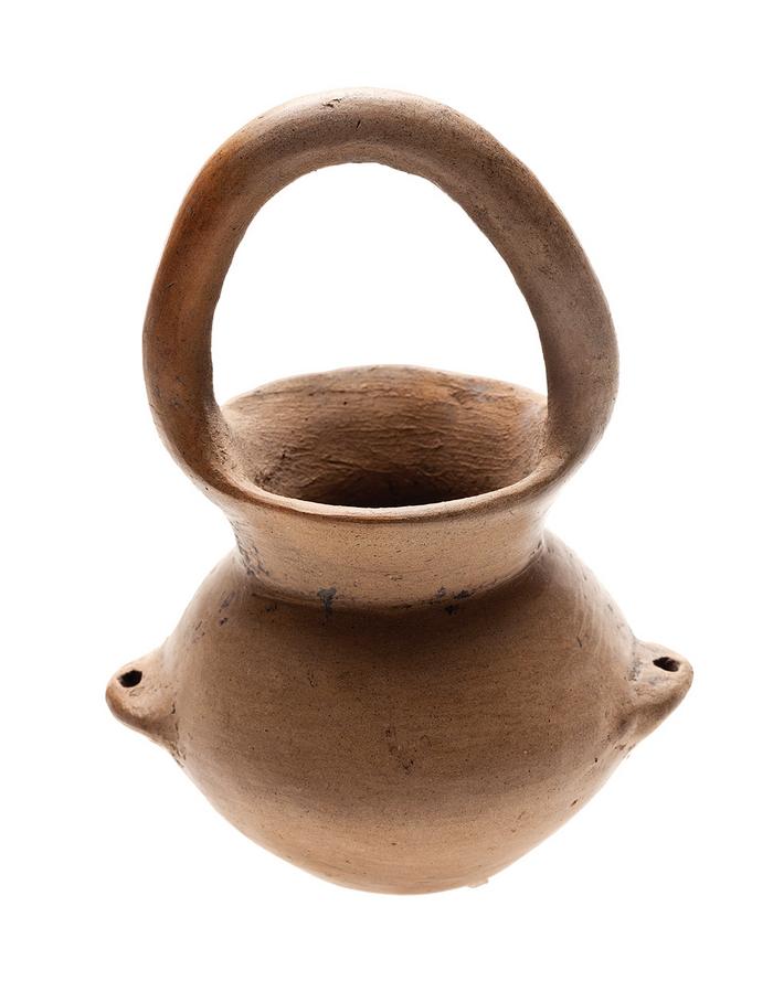 Olla miniatura con asa de canasta