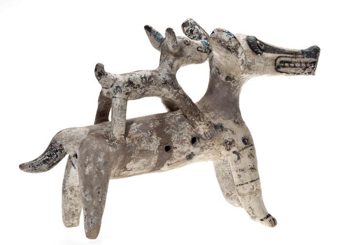 Escultura zoomorfa de tlacuache con cría