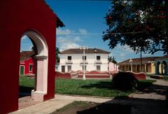 PLAZA EN EL PUEBLO
