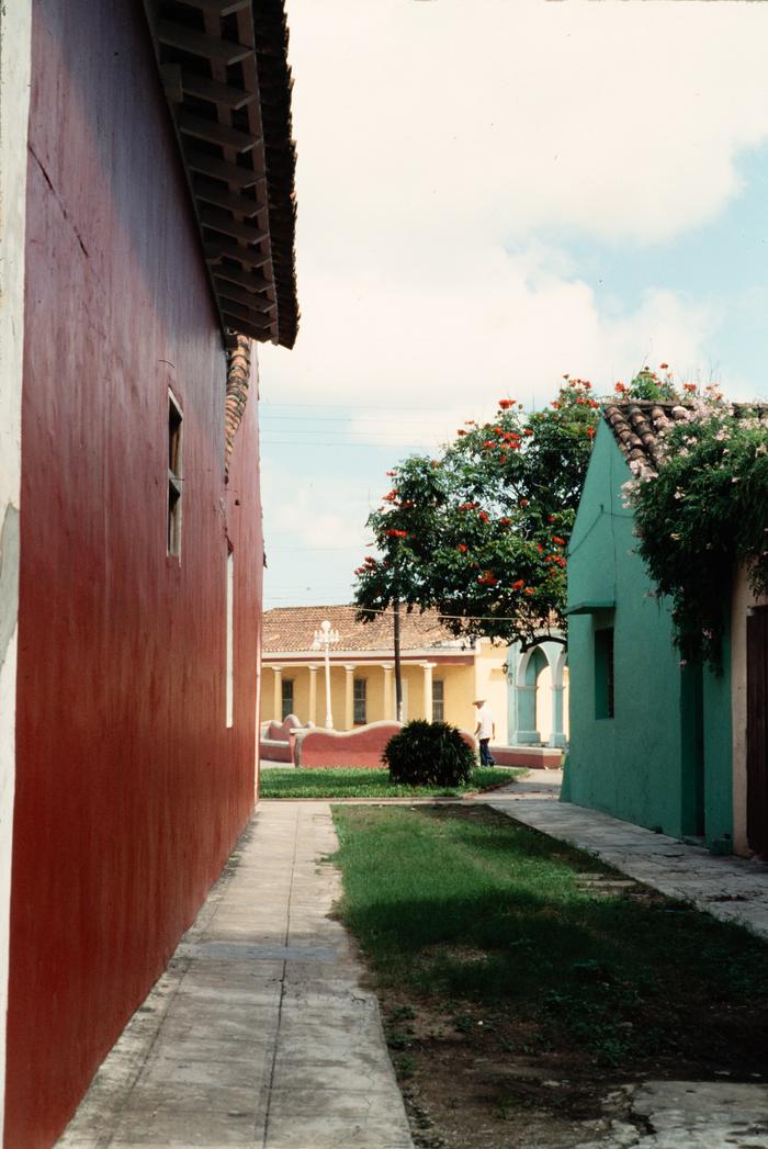 CALLE HACIA LA PLAZA