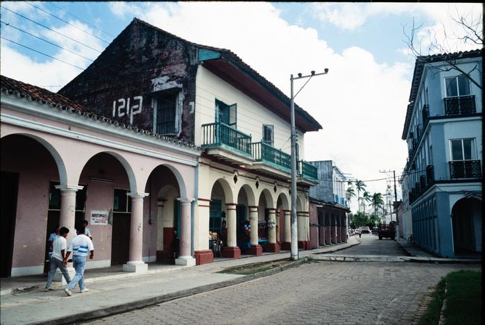 Casa Habitación con portales