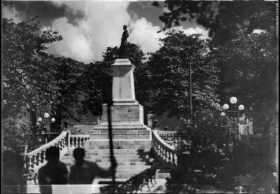 Estatua del General Manuel Cepeda Peraza