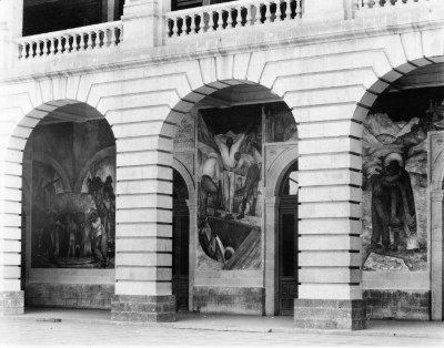 Arcadas y murales del Patio del trabajo, Edificio de la Secretaria de Educación Pública