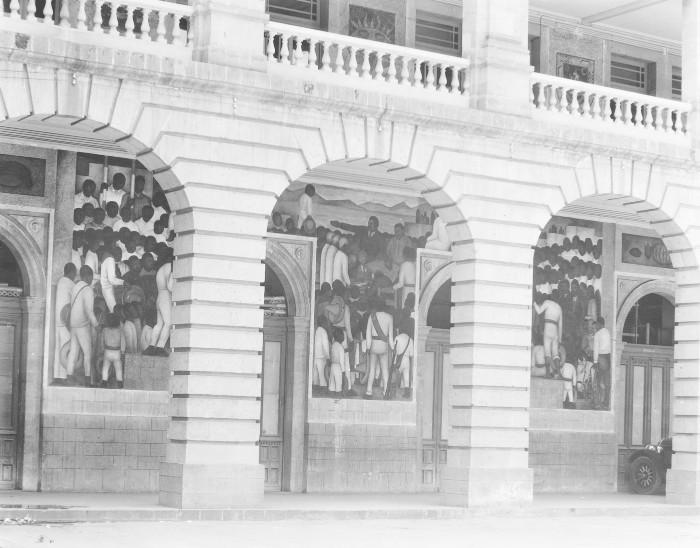 Arcadas y murales del Patio de las fiestas, Edificio de la Secretaría de Educación Pública